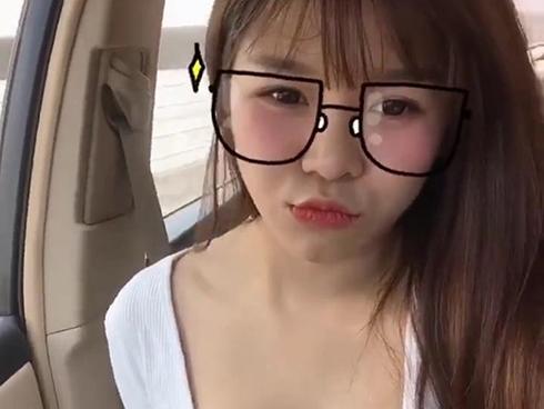 Yến Xuân ở Thái Lan cùng Lâm Tây, khoe ảnh dạo chơi vui vẻ