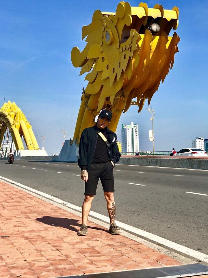 Chị gái khoe em trai mưa nấu ăn ngon như ngoài hàng, biết mặt chàng trai ai cũng sửng sốt-10