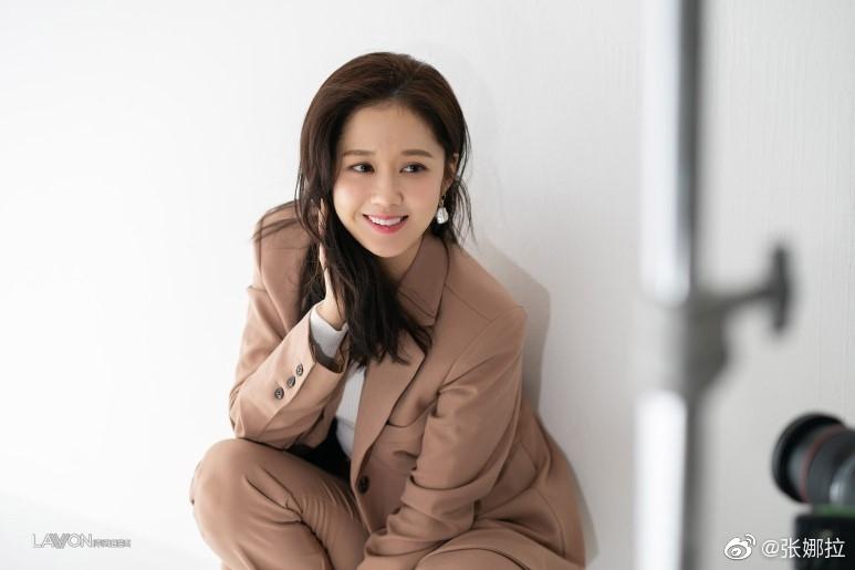 Jang Nara liên tiếp khiến fan loạn nhịp với gương mặt không chút nếp nhăn, U40 mà như gái 18-4