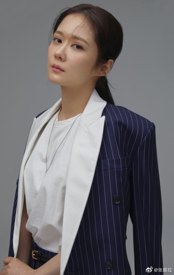 Jang Nara liên tiếp khiến fan loạn nhịp với gương mặt không chút nếp nhăn, U40 mà như gái 18-10