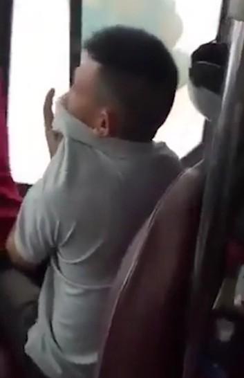 Sàm sỡ nữ hành khách trên chuyến xe đêm rồi nhắn tin bé ơi tha cho chú, tài xế xe Hải Vân bị đuổi việc-2