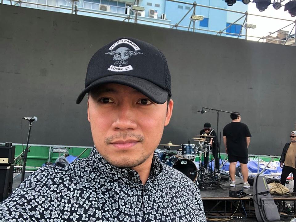 Bà xã Tiến Đạt vác bụng bầu đi cổ vũ chồng nhưng lại gặp sự cố không thể lường trước-1