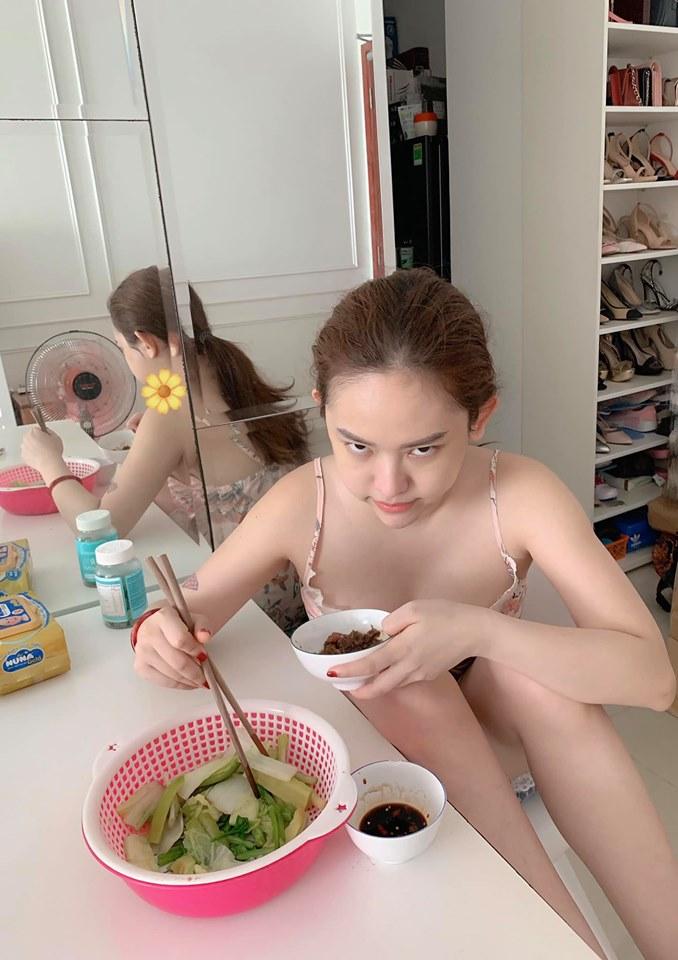 Tâm Tít tung clip nhân viên spa do cô làm chủ tát khách hàng nam đến xăm môi không trượt phát nào-3