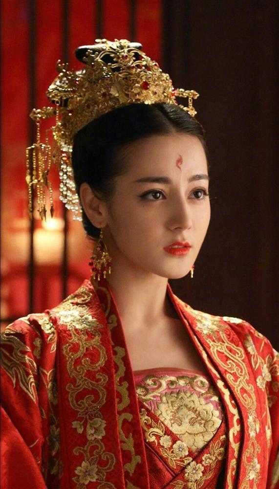 3 mỹ nhân Hoa ngữ hứng chịu cơn thịnh nộ từ người hâm mộ chỉ vì... Triệu Lệ Dĩnh-2