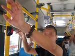 Hà Nội: Người đàn ông ngang nhiên 'tự sướng' cạnh nữ sinh cấp 2 trên xe buýt gây phẫn nộ