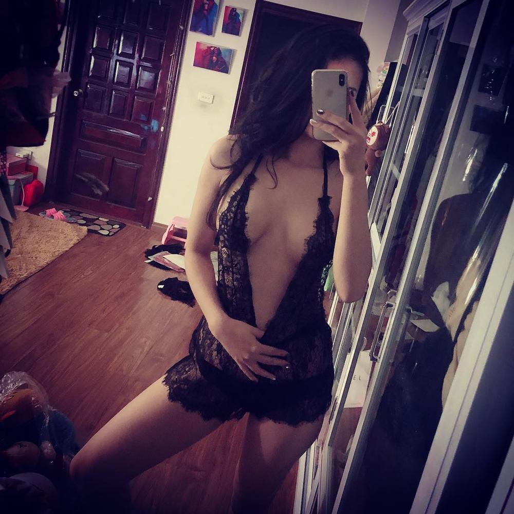 Tưởng ngoan hiền khi làm mẹ bỉm sữa, nào ngờ Hồng Quế ăn mặc táo bạo hơn xưa gấp bội phần-16