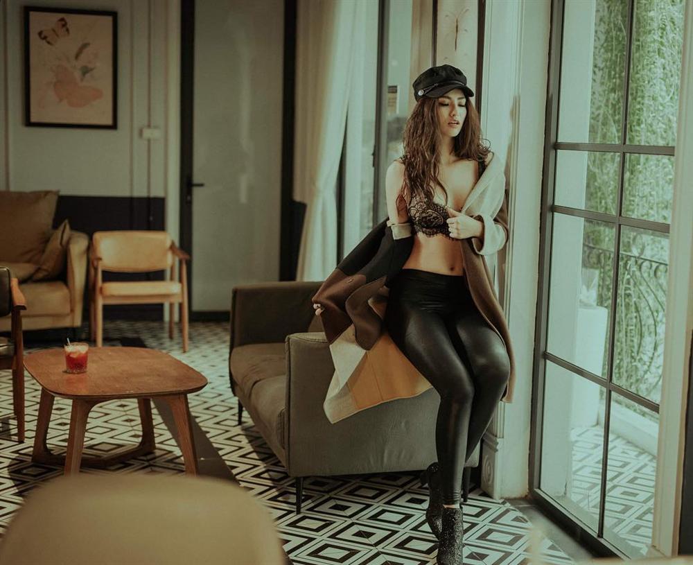 Tưởng ngoan hiền khi làm mẹ bỉm sữa, nào ngờ Hồng Quế ăn mặc táo bạo hơn xưa gấp bội phần-7