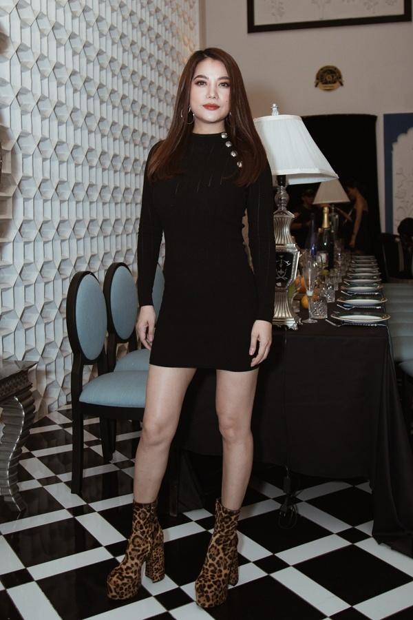 SAO MẶC XẤU: Nam Em hết quên quần rồi bị ví như miếng giấy bạc - Hari Won lộ nội y kém duyên-5