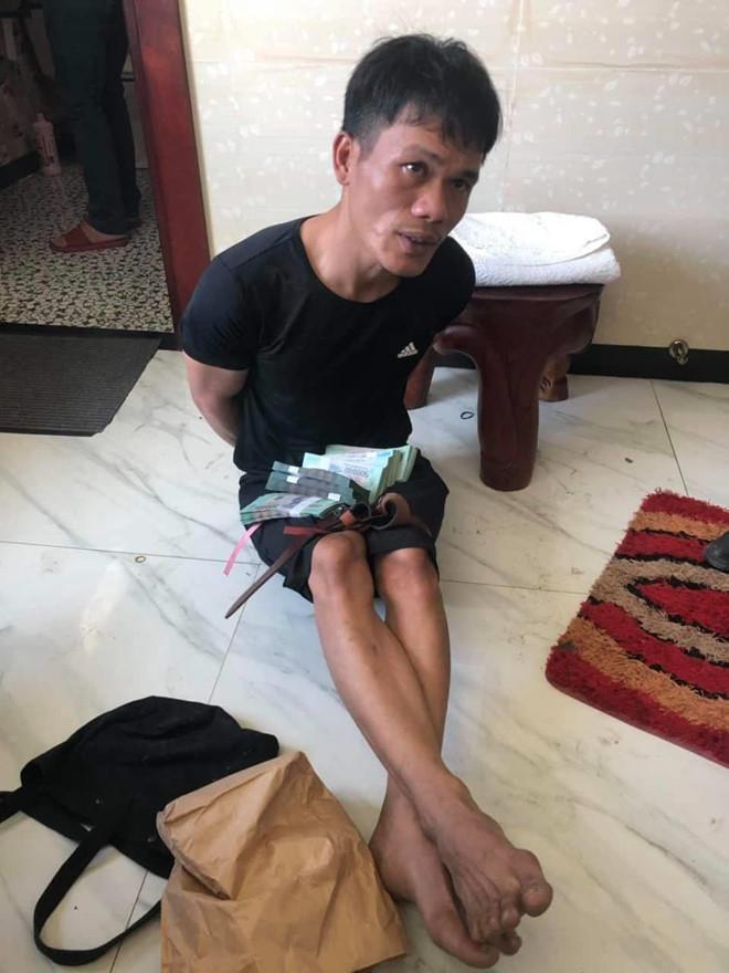 Hai kẻ trốn truy nã trong vụ trộm 8 tỷ ở Vĩnh Long ra đầu thú-1