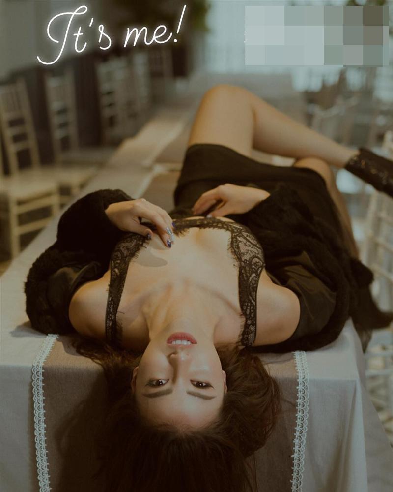 Tưởng ngoan hiền khi làm mẹ bỉm sữa, nào ngờ Hồng Quế ăn mặc táo bạo hơn xưa gấp bội phần-5