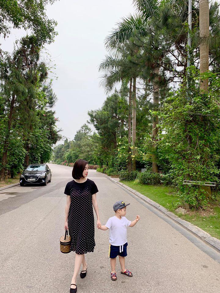 Khoe ảnh thẻ siêu dễ thương của con trai, người xem vô tình tìm ra điểm lạ trong khoảnh khắc Ly Kute đăng tải-6