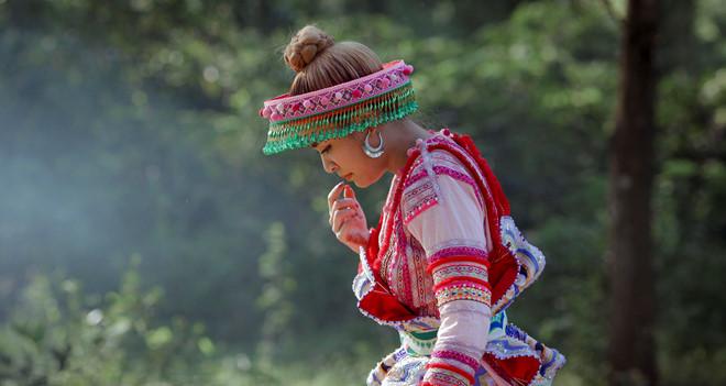 Lý do Hoàng Thùy Linh chọn trang phục dân tộc Mông trong MV mới-3