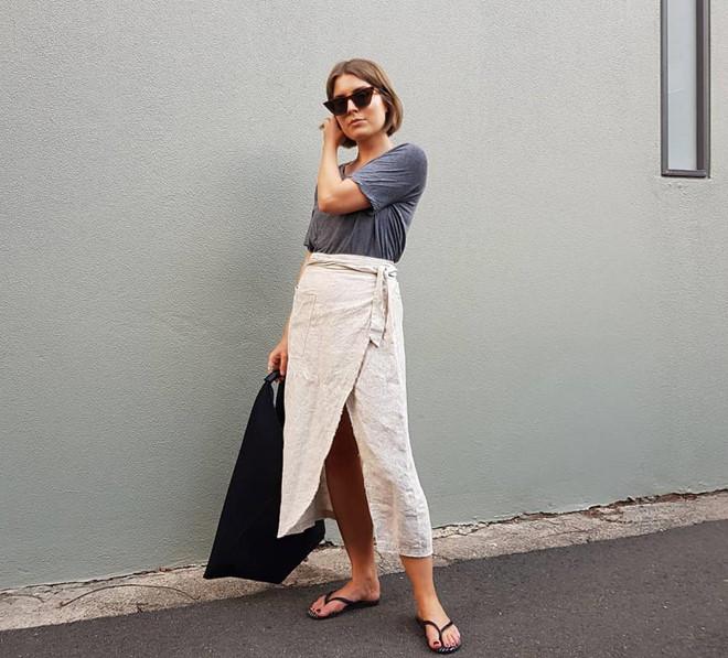 Phối trang phục sang chảnh với dép xỏ ngón thế nào?-4