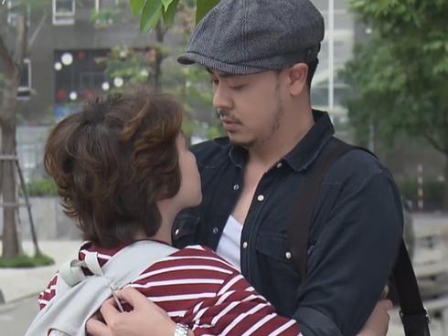 Đạo diễn 'Về nhà đi con' lý giải tình huống để Dương si mê ông Quốc