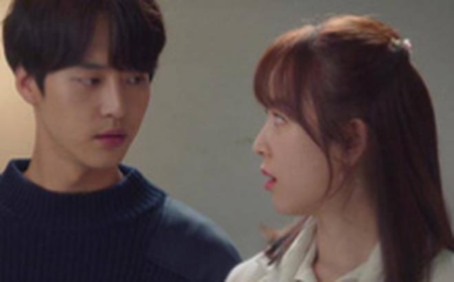 Mẹ chồng tương lai dúi vào tay món quà, tôi lặng người khi thấy thứ ở bên trong-1