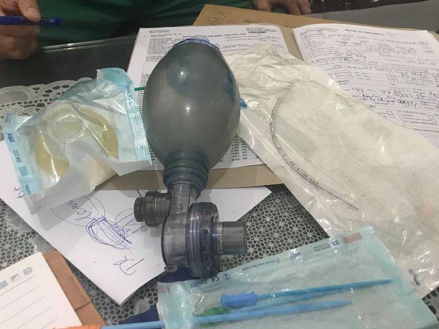 Lời kể của bác sỹ về 7 phút sinh tử cứu cháu bé hóc thạch từ cõi chết trở về-2