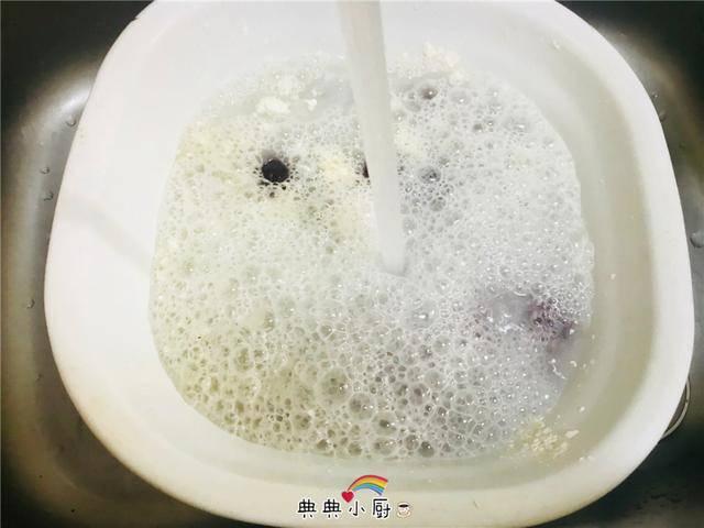 Rửa nho hãy thêm thứ bột này đảm bảo sạch, ăn mà không cần bỏ vỏ nữa-3