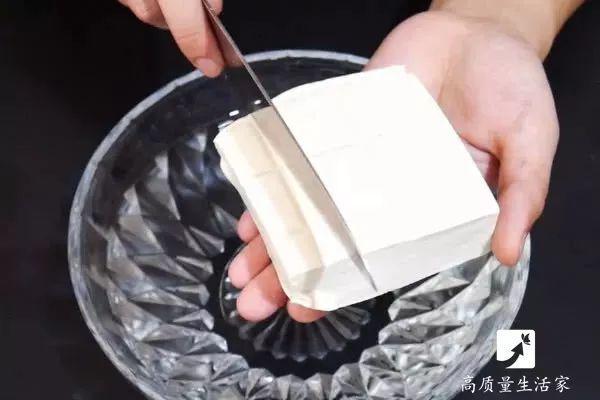 Đậu phụ dễ bị chua vào mùa hè, ngâm trong bát nước này đậu để 2-3 ngày vẫn mềm ngon-2