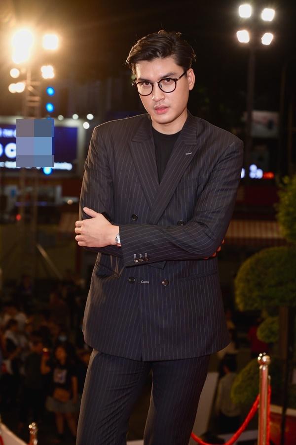 Chỉ diện đầm đơn sắc bó sát, Mai Phương Thúy vẫn xinh đẹp ngỡ ngàng lấn lướt dàn Hoa hậu Việt Nam-11