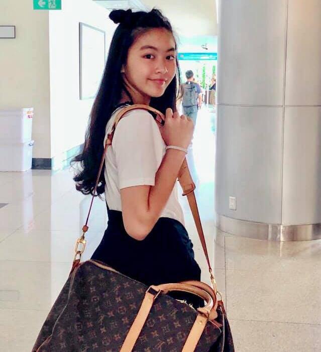 Đẹp chuẩn hotgirl chưa là gì, con gái MC Quyền Linh còn tự tay làm tóc đẹp không kém ngoài tiệm-2