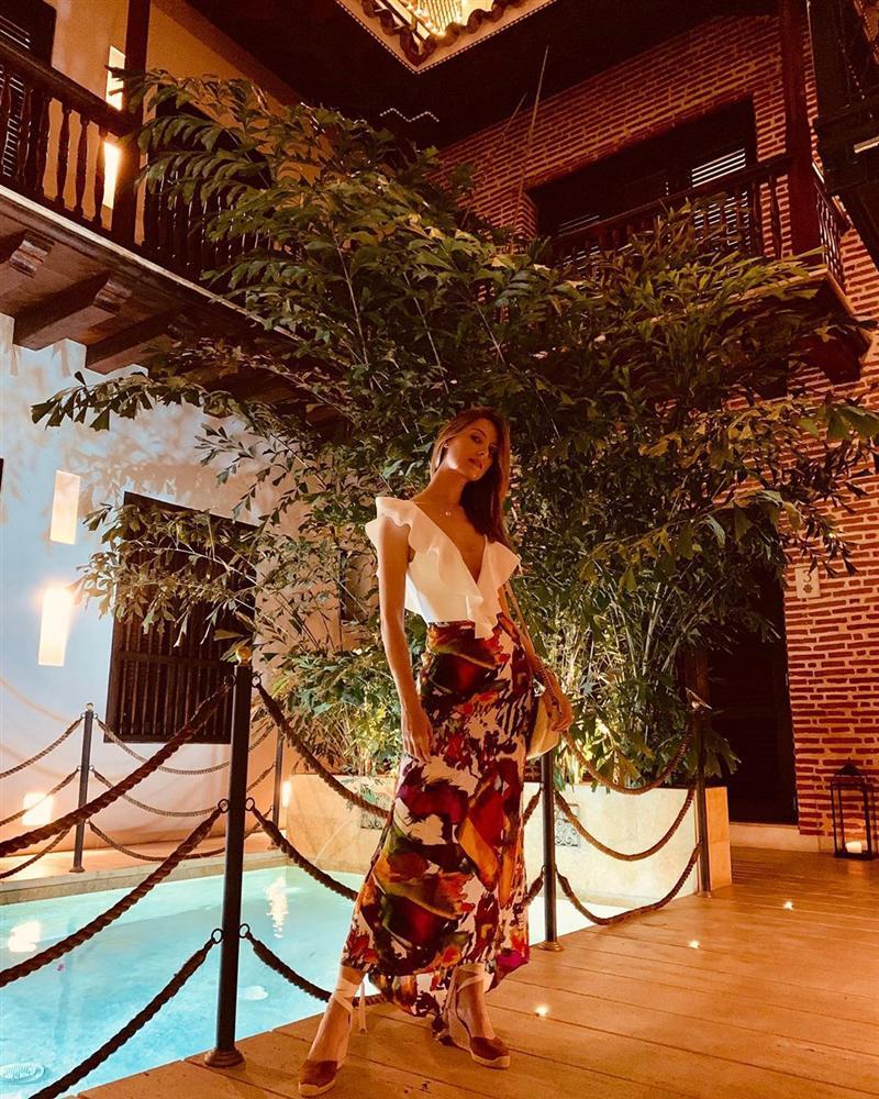 Bản tin Hoa hậu Hoàn vũ 23/6: HHen Niê mặc áo dài phá cách vẫn không chặt nổi giai nhân mang 4 dòng máu lai-3