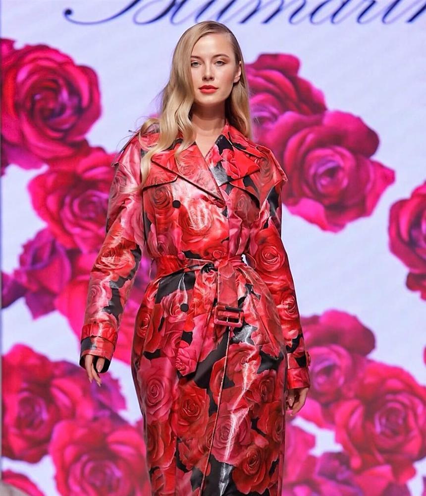 Bản tin Hoa hậu Hoàn vũ 23/6: HHen Niê mặc áo dài phá cách vẫn không chặt nổi giai nhân mang 4 dòng máu lai-7