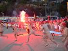 Gần 2.000 người tham gia lễ hội 'tắm tiên' đặc sắc ở Australia