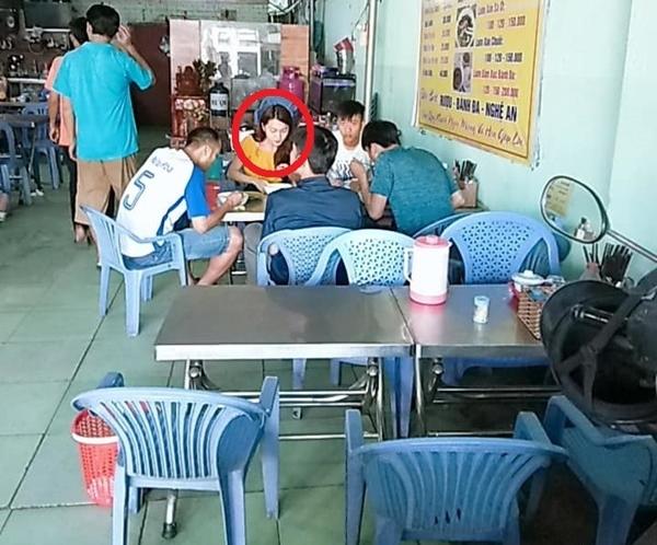 Giữa nghi án chia tay, thái độ bơ đẹp của Văn Đức và Ngọc Nữ trong đám cưới Cris Phan khiến fan hoang mang-3