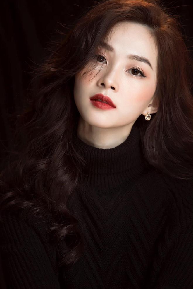 Những hoa hậu, á hậu sớm có cuộc sống kín tiếng bên chồng con-11