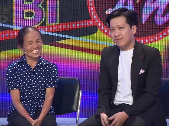 Bà Tân Vlog gây tranh cãi khi đi thẩm mỹ xóa nếp nhăn ở tuổi 55-12