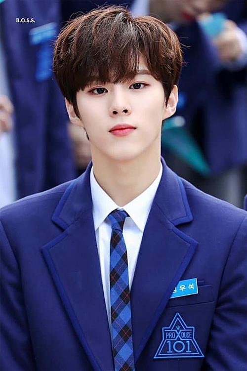 Trước khi tỏa sáng ở Produce X 101, Kim Wooseok từng bị dìm xuống đáy sâu tuyệt vọng vì scandal quấy rối Jeon Somi-1