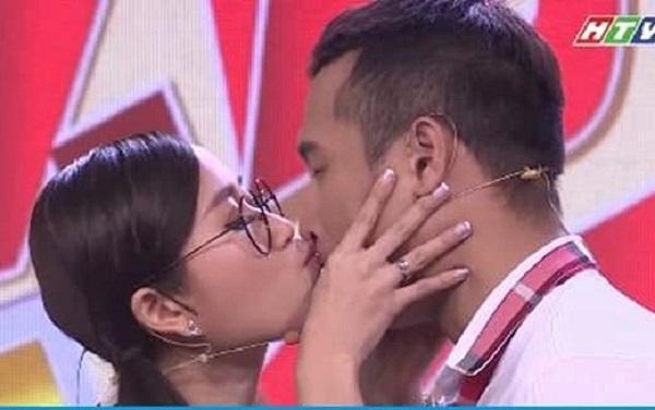 Lâm Vỹ Dạ - từ diễn viên hài được yêu thích đến nhiều lần bị chỉ trích vì kém duyên-3