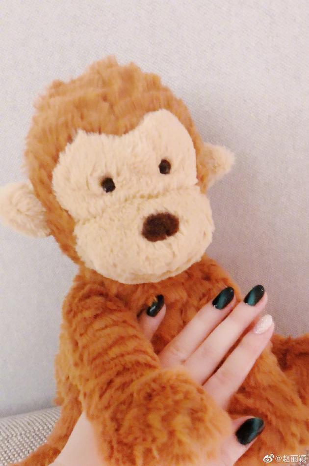 Triệu Lệ Dĩnh đăng tải ảnh mới, hé lộ sắp trở lại showbiz sau khi sinh con-1