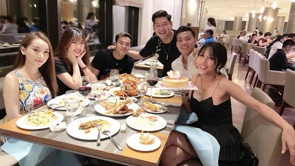 Bức ảnh hiếm hoi Văn Toàn và bạn gái xinh đẹp xuất hiện cùng một khung hình-1