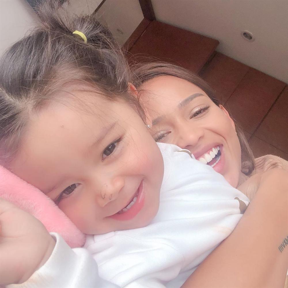 Bản tin Hoa hậu Hoàn vũ 24/6: Hoàng Thùy bị dân mạng trù ẻo vô duyên trước ngày thi đấu nhan sắc thế giới-9