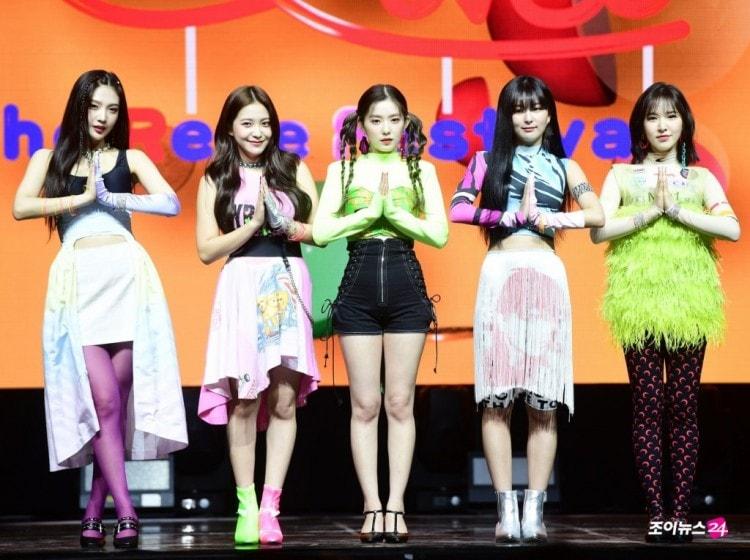 Vbiz có HKT cũng chưa là gì so với màn lên đồ thảm họa của DBSK, SNSD, SHINee... nhà SM Entertainment-6