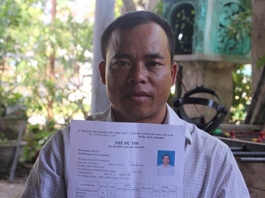 Con học lớp 11, cha lần đầu dự thi THPT quốc gia