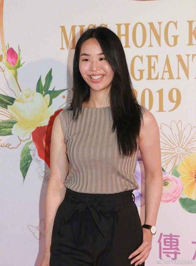 Dàn thí sinh Hoa hậu Hong Kong 2019 bị chê kém sắc, mờ nhạt chẳng khác nào đoàn quân bỉm sữa-4