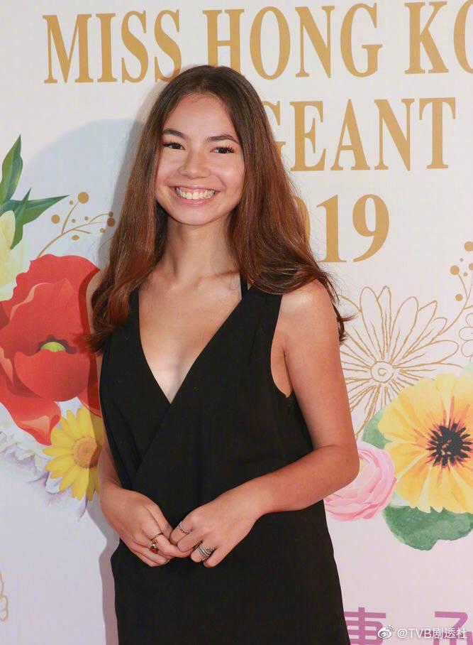 Dàn thí sinh Hoa hậu Hong Kong 2019 bị chê kém sắc, mờ nhạt chẳng khác nào đoàn quân bỉm sữa-5