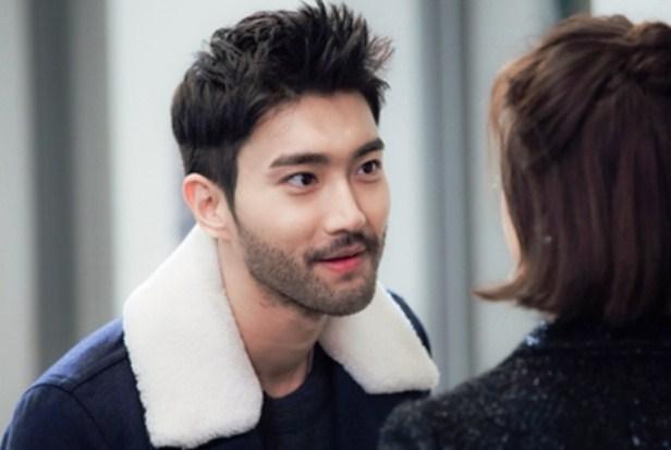 Chỉ đến nhà nữ đồng nghiệp bàn chút chuyện, ông xã tôi bị chồng người ta đánh bầm tím-1