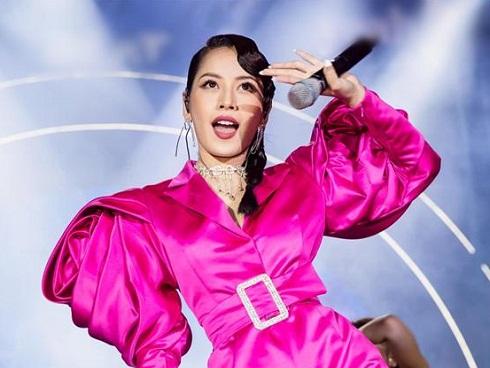 Hô biến vòng 1 từ lép kẹp sang căng đầy, Chi Pu bị nghi vừa trải qua phẫu thuật thẩm mỹ-18