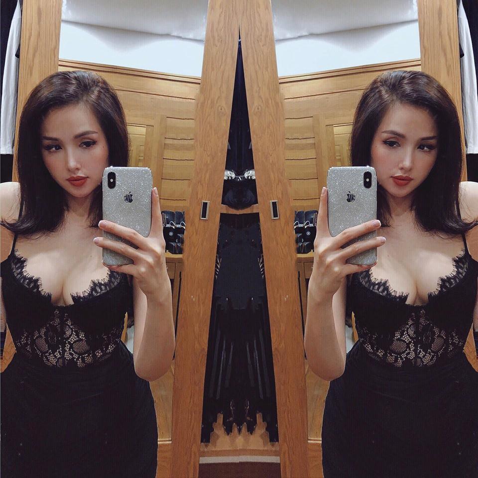 Khoe đôi gò bồng đảo như muốn nhảy ra khỏi váy ren mỏng manh, bà mẹ hai con Tâm Tít nhận về phản ứng cực lầy từ dân mạng-1