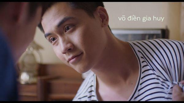 Hoàng thượng của Chi Pu hôn trai đẹp cuồng nhiệt trong phim đam mỹ-3