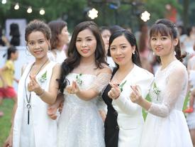 Bí quyết tạo môi xinh tự nhiên của chuyên viên trang điểm Hà thành Bí quyết tạo môi xinh tự nhiên của chuyên viên trang điểm Hà thành