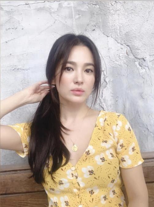 Song Hye Kyo gây thương nhớ khi xuất hiện với mái tóc dài nữ tính-2