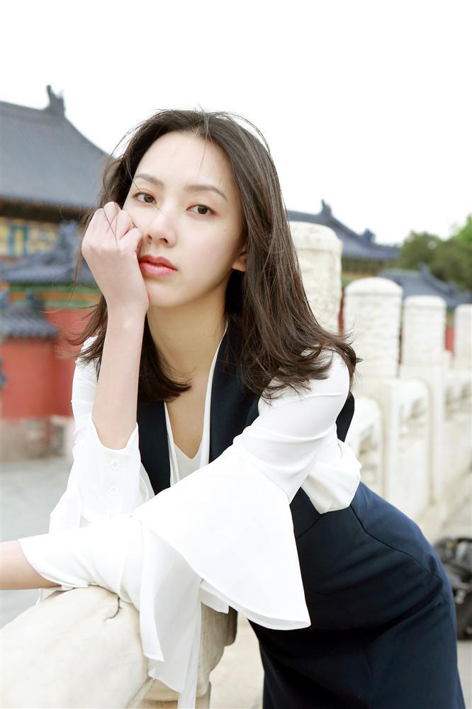 Xôn xao tin đồn cựu thành viên EXO hẹn hò với bản sao Victoria khiến dân tình hoang mang cực độ-5