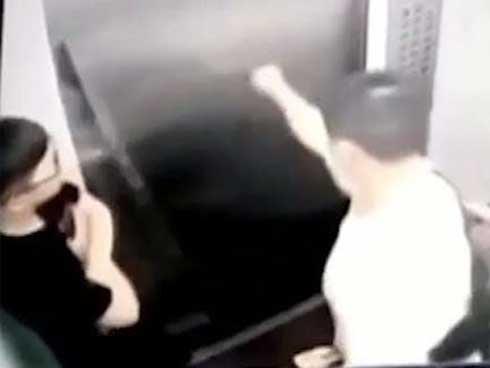 Clip: Cụ ông lao vào ô tô còn thách thức Tao đâm vào mày đấy, làm gì được tao?-2