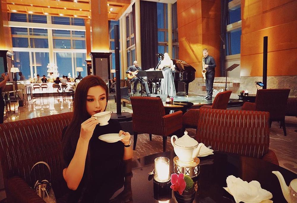 Huyền Baby khoe ra dáng mẹ chồng nhưng mặt thì vô hồn như tượng sáp, nghìn khuôn hình như một-9