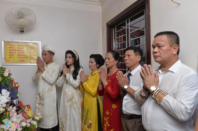 Mặt lộ rõ vẻ hạnh phúc lại còn ân cần chăm sóc vợ tương lai, Bùi Tiến Dũng khiến người xung quanh liêu xiêu vì quá tình-4