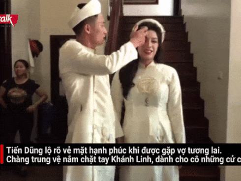 Mặt lộ rõ vẻ hạnh phúc lại còn ân cần chăm sóc vợ tương lai, Bùi Tiến Dũng khiến người xung quanh liêu xiêu vì quá tình